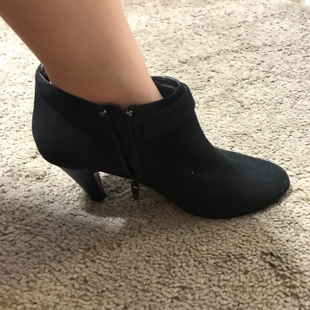 FIONI (from Payless) booties Size 6 EUC